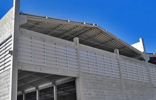 Venezianas industriais Lumiar. As melhores do mercado para iluminação natural e ventilação. Superior às venezianas de qualquer outro material. 10 anos de garantia